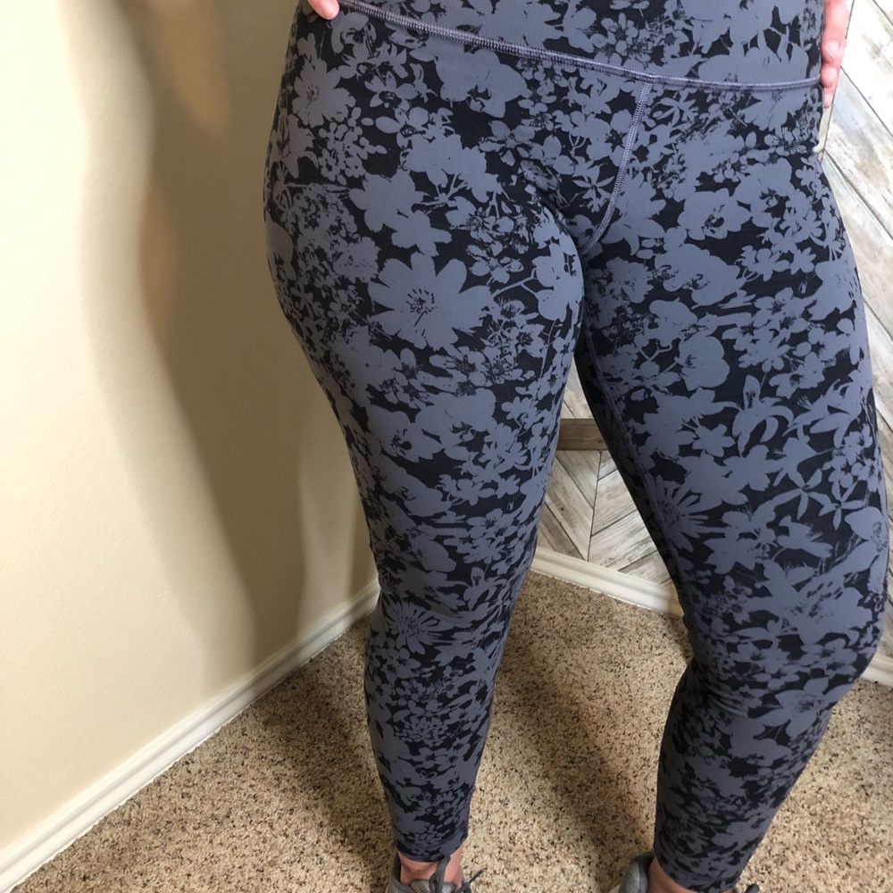 Lululemon Black and Grey Floral High waisted leggings size 10